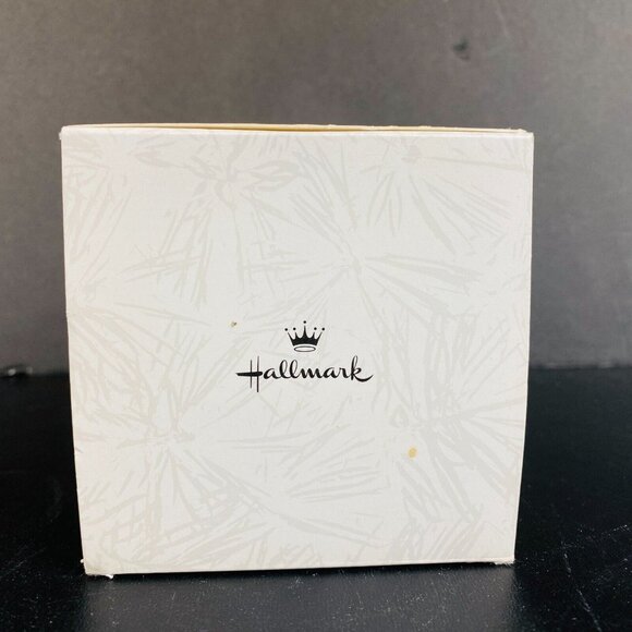 Hallmark Keepsake Ornament 1996 Holiday Barbie Collectors Series Victorian Style - Picture 4 of 7